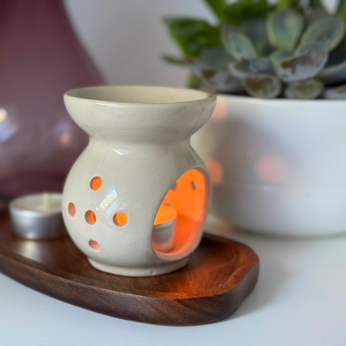 Mały kominek do wosków zapachowych